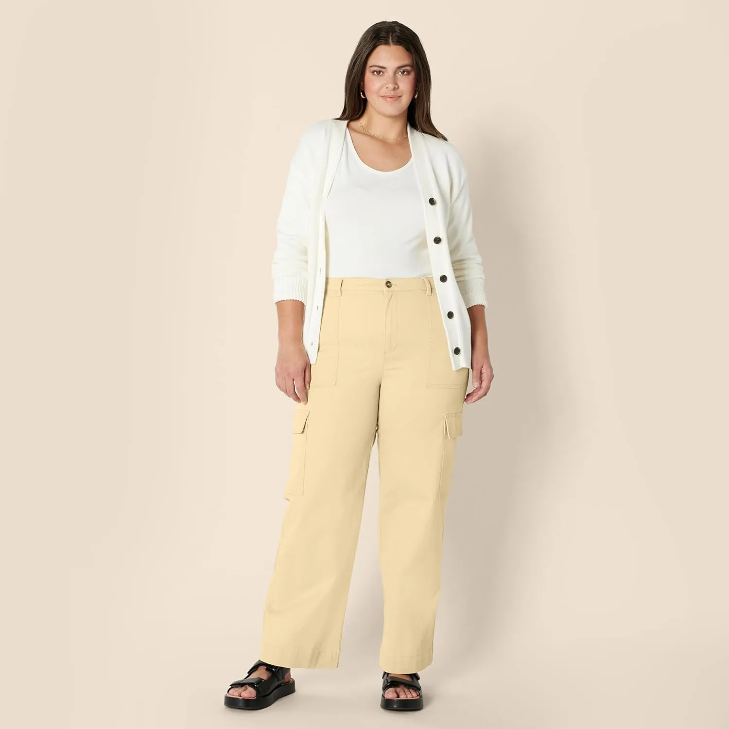 Amazon Essentials Women's High-Rise Regular-Fit Full-Length Cargo Khaki Pant