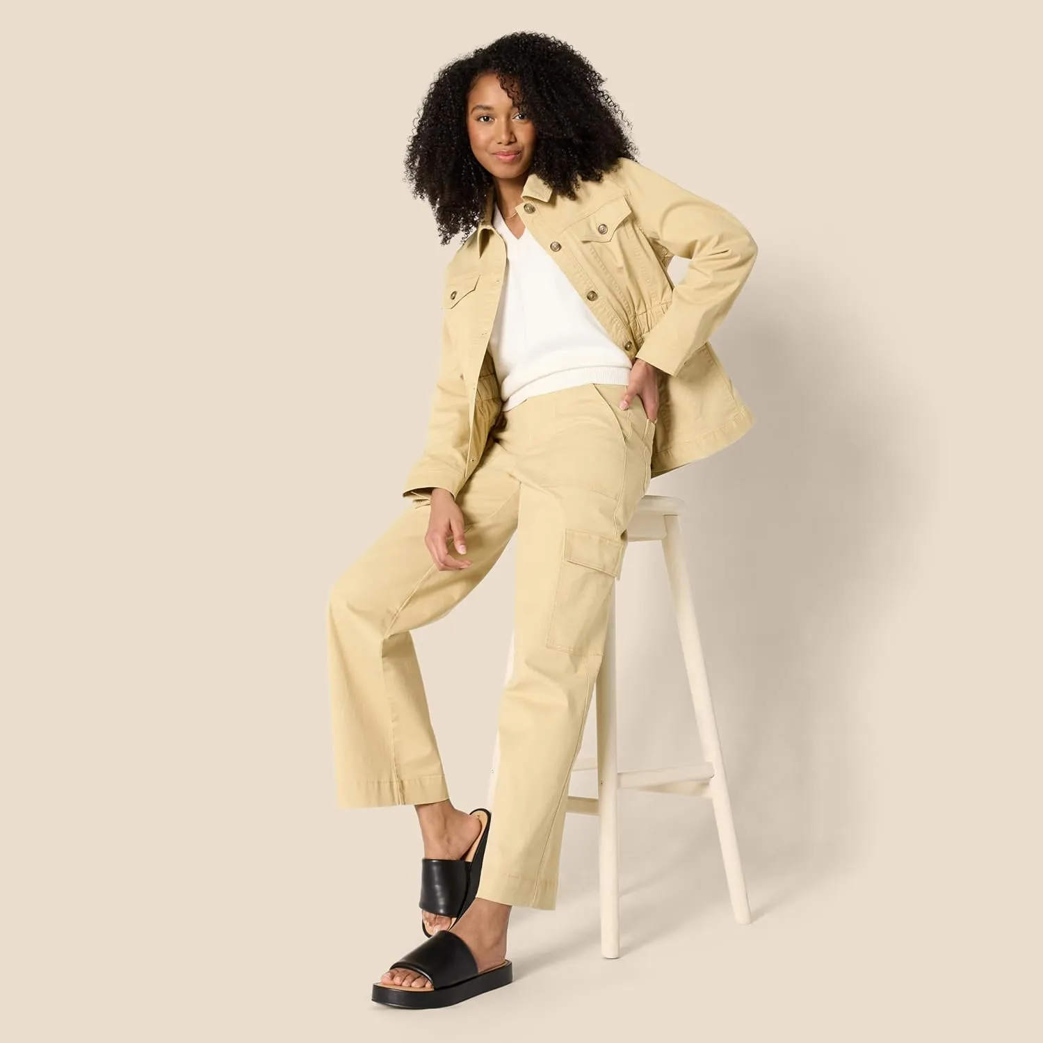 Amazon Essentials Women's High-Rise Regular-Fit Full-Length Cargo Khaki Pant