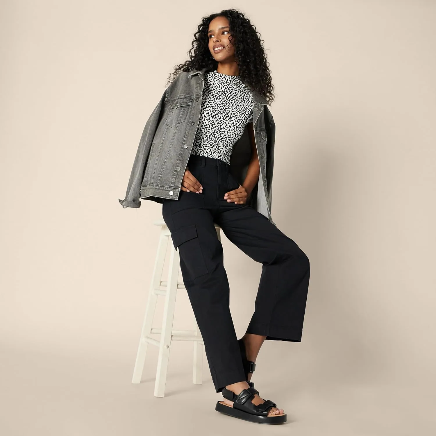Amazon Essentials Women's High-Rise Regular-Fit Full-Length Cargo Khaki Pant