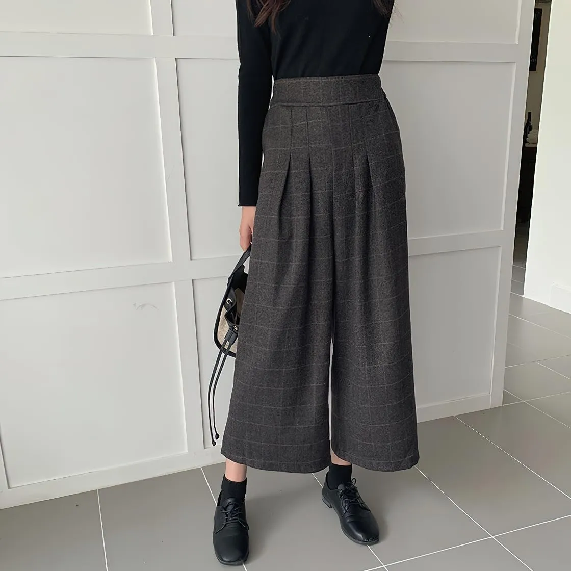 chouyatou Women's Plaid Wool Blend Culottes Capri Plaid Pants Elastic High Waist Wide Leg Palazzo Trouser