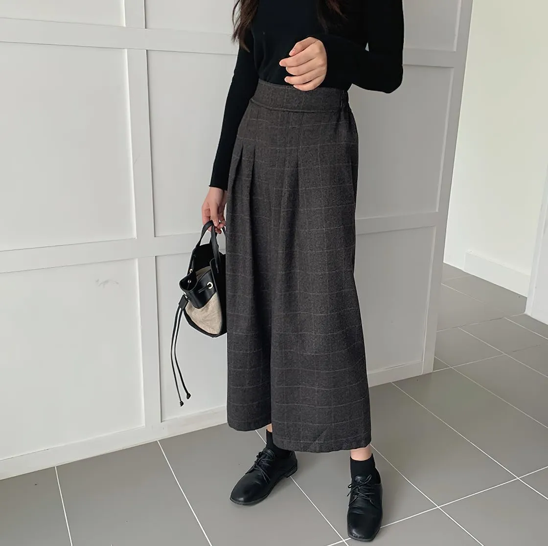 chouyatou Women's Plaid Wool Blend Culottes Capri Plaid Pants Elastic High Waist Wide Leg Palazzo Trouser
