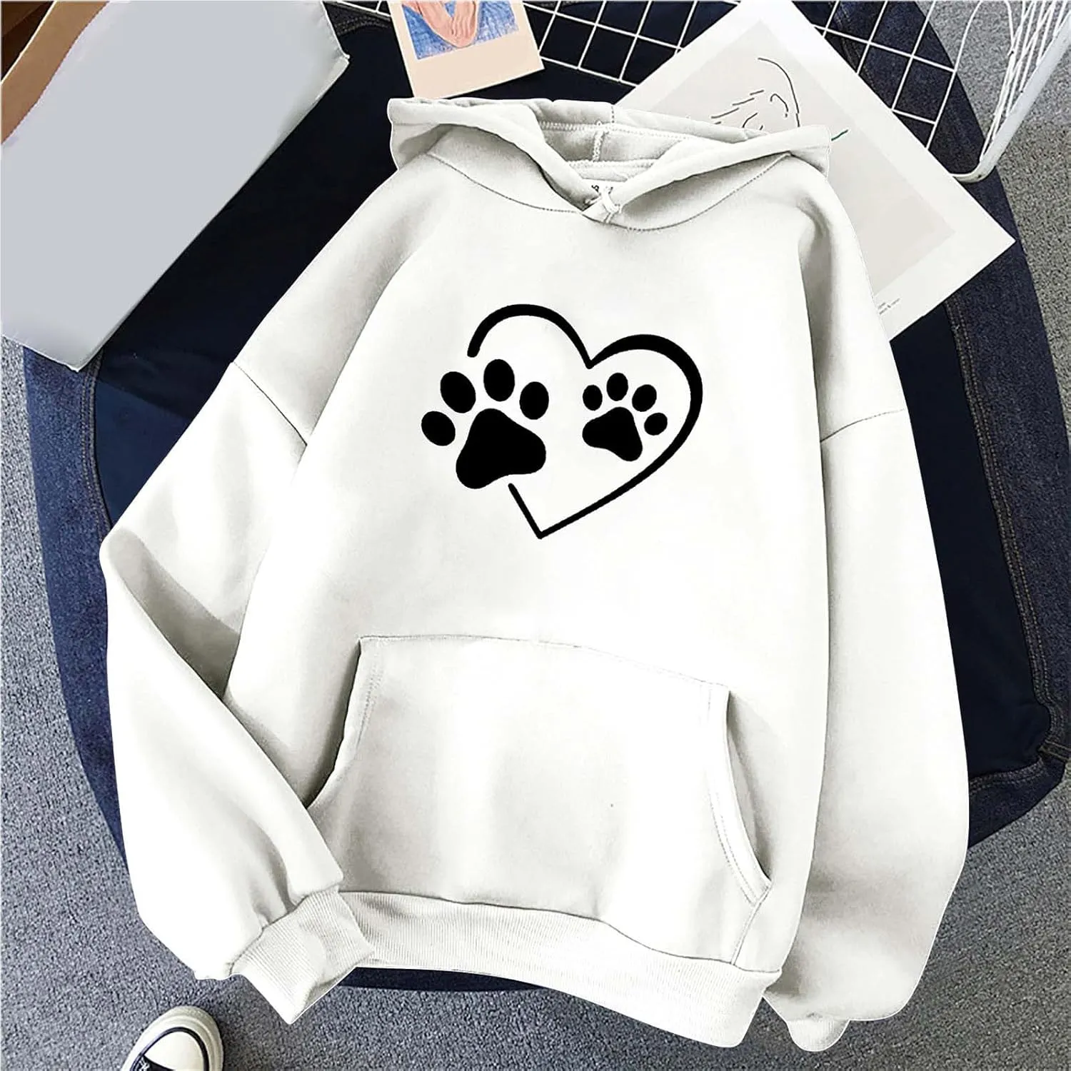 Heart Print Hoodies for Women Drawstring Long Sleeve Cute Oversized Sweatshirt Dog Paw Print Graphic Pullover Tops