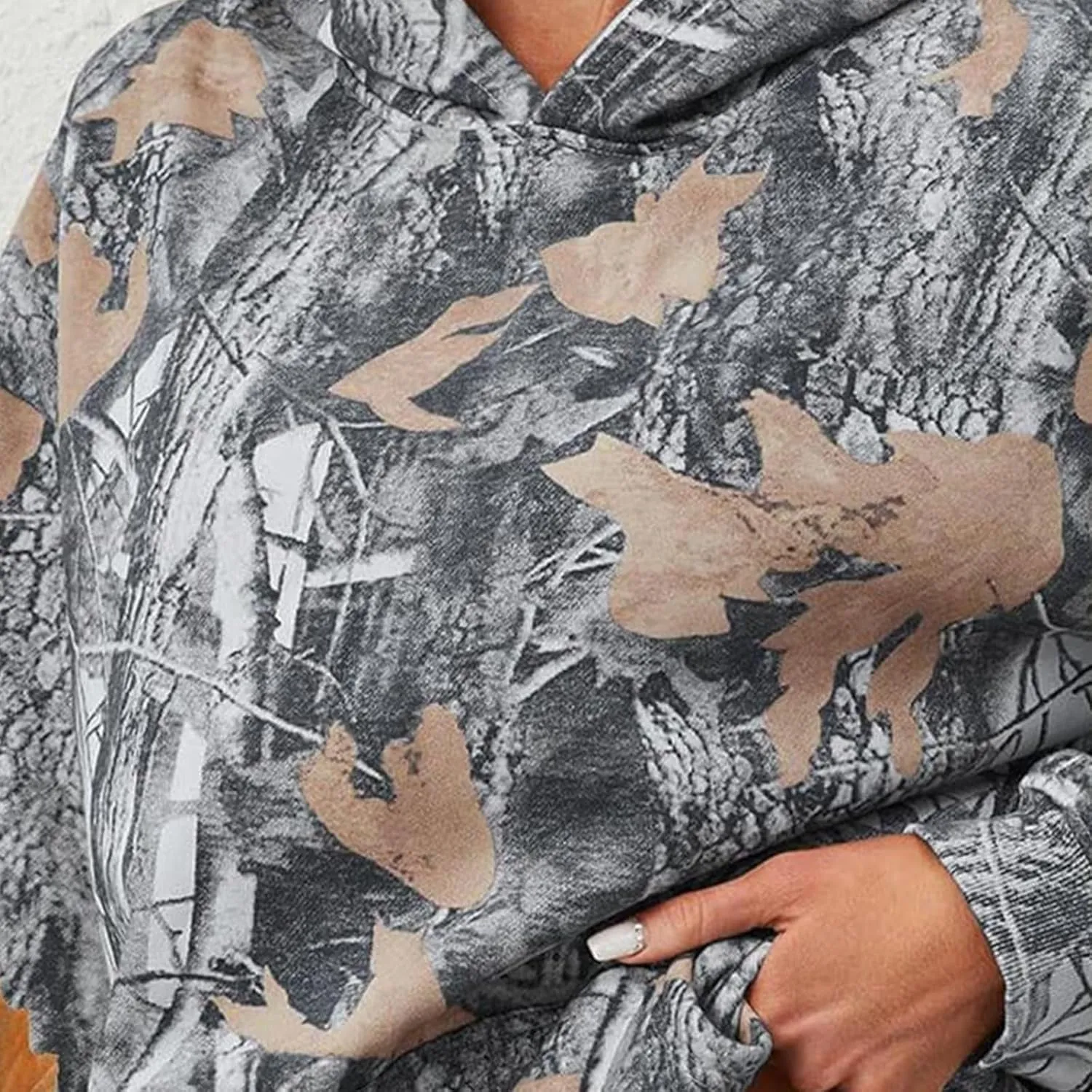 Women's Camo Hoodie Maple Leaf Print Oversized Hooded Sweatshirt Loose Casual Pullover Sweatshirts Long Sleeve Tops