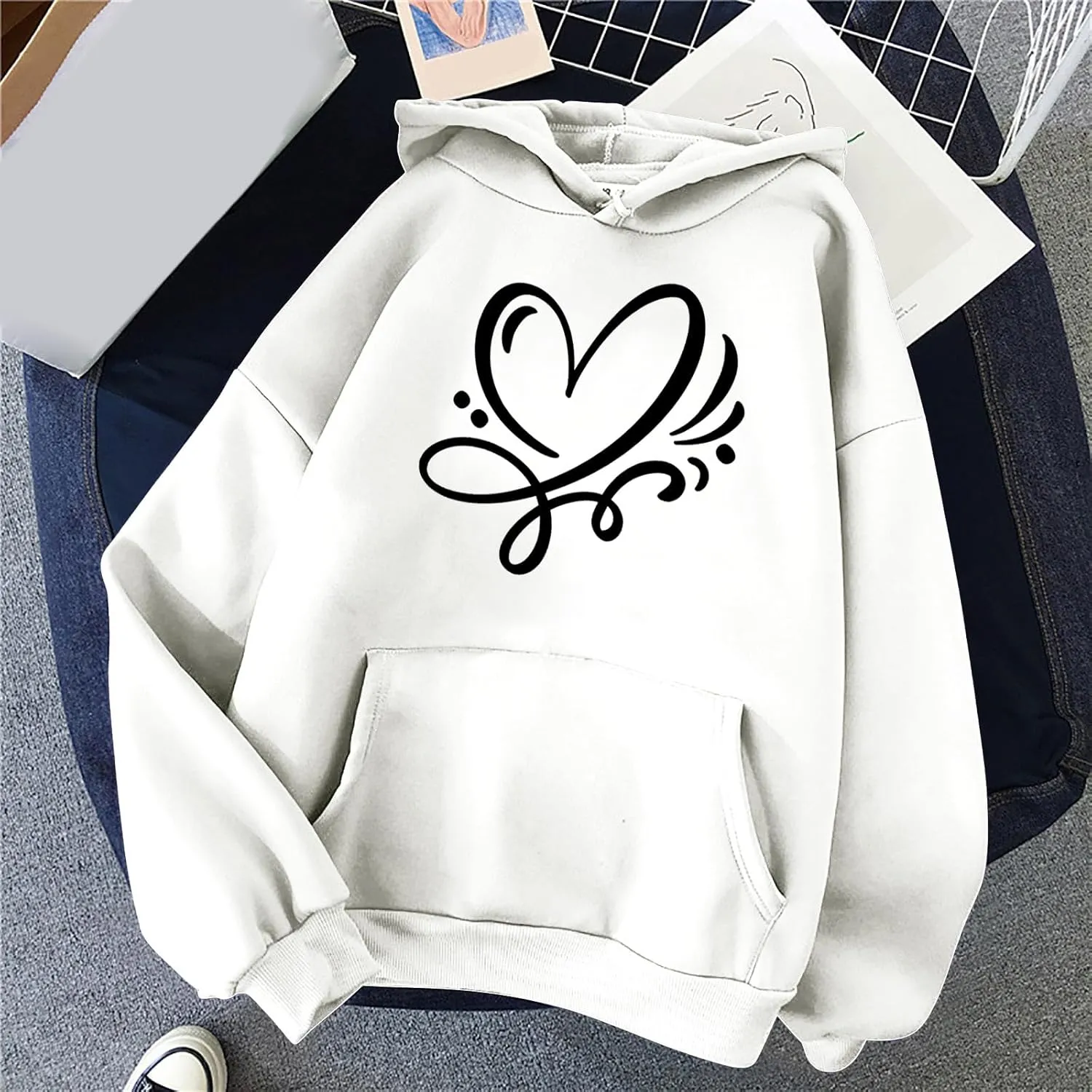 Women's Hoodies Pullover Cute Heart Sweatshirts Casual Long Sleeve Tops Kangaroo Pocket Sweatshirt for Teen Girl